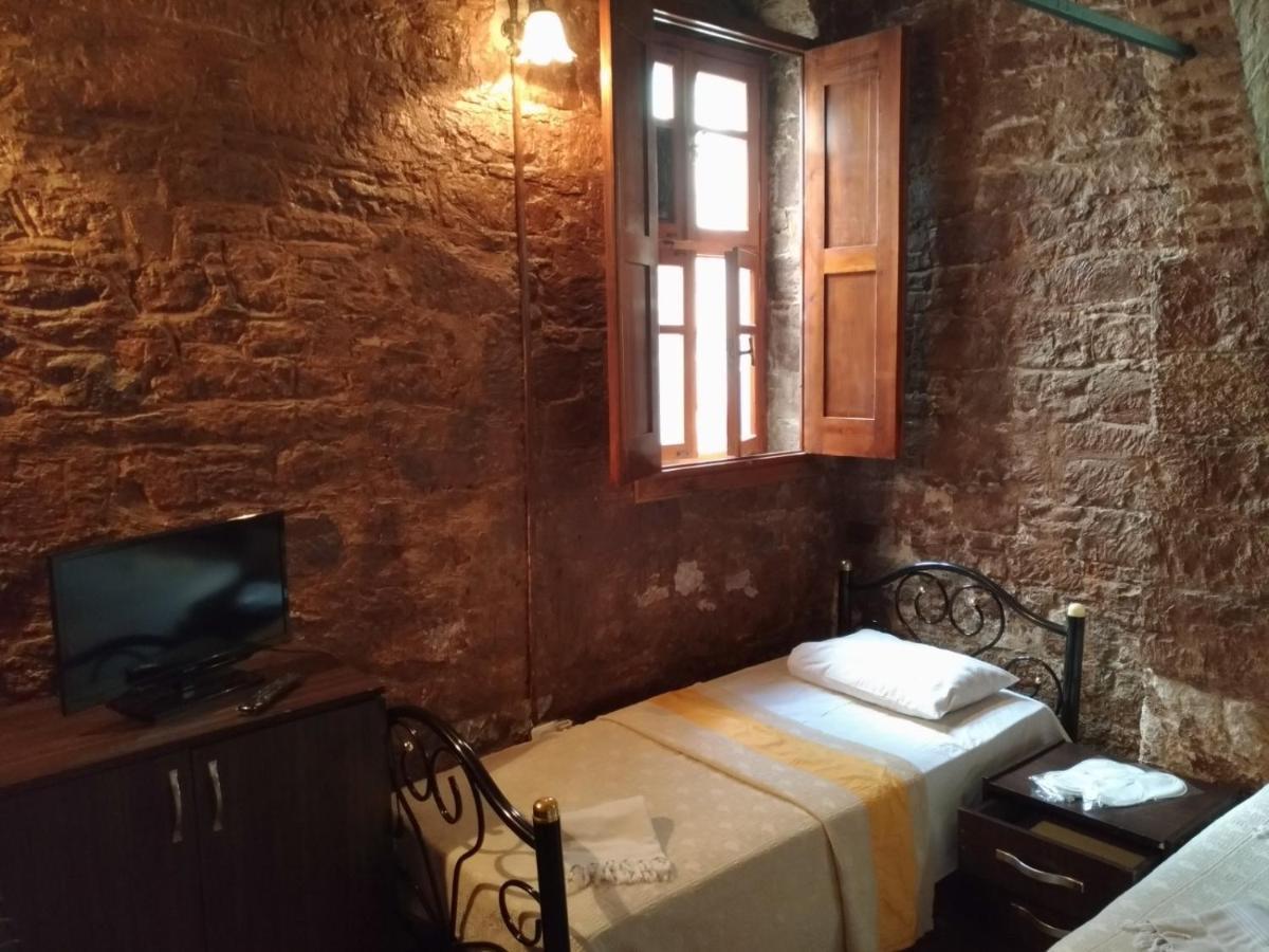 Ayfada Cafe & Pension Ayvalı エクステリア 写真