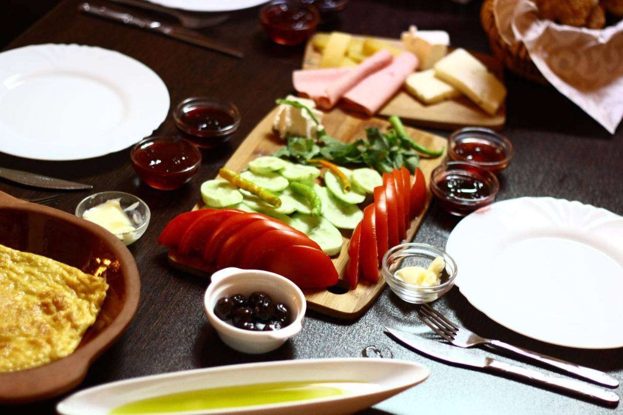 Ayfada Cafe & Pension Ayvalı エクステリア 写真